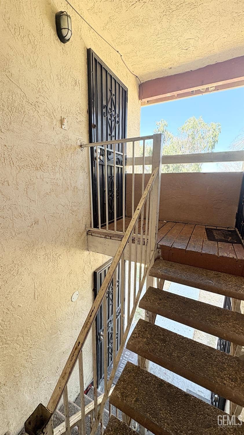 1303 Bernard Street — photo 2