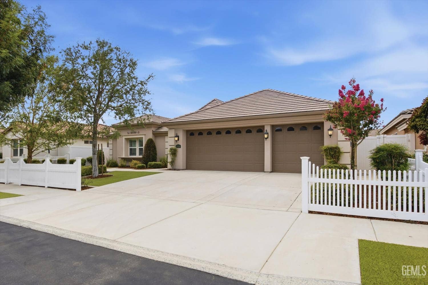2909 Mandalay Place — photo 4