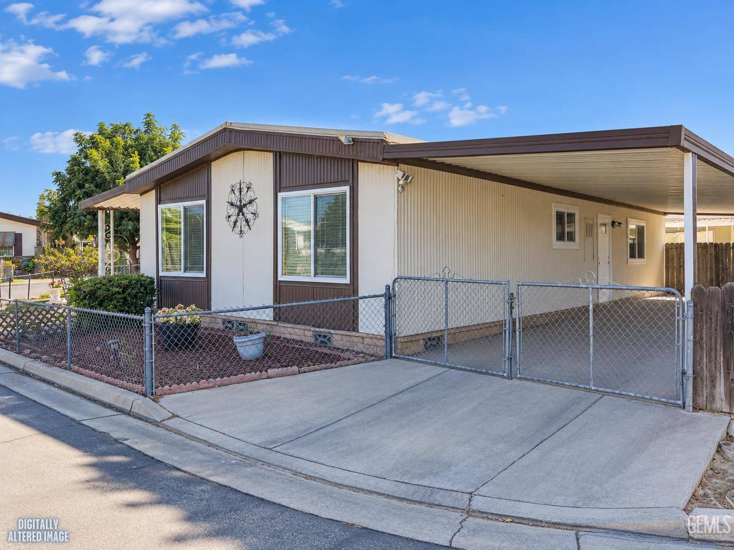 708 Underwood Court — photo 2