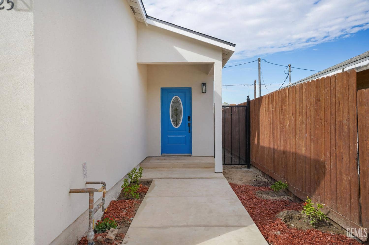 325 Holtby Rd — photo 5