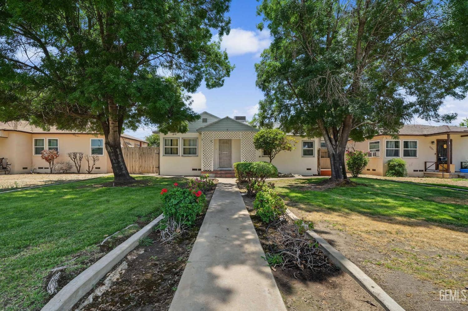 2813 Truxtun Avenue — photo 3