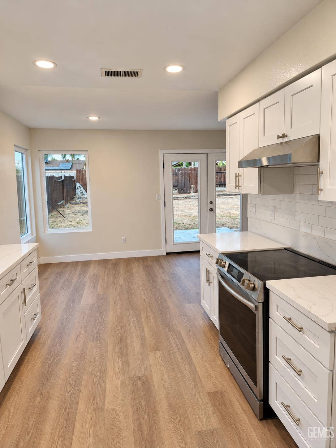 1716 Saint Clair Ct — photo 2