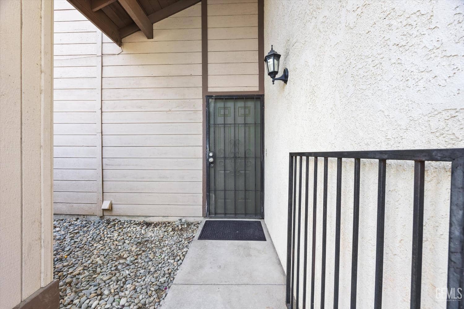 5501 Dunsmuir Road — photo 4