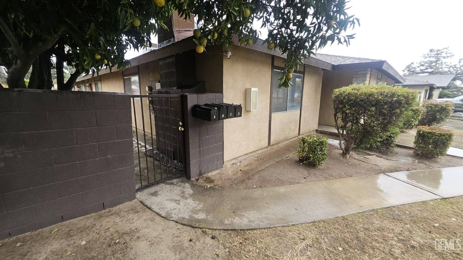 2208 Courtleigh Drive — photo 2