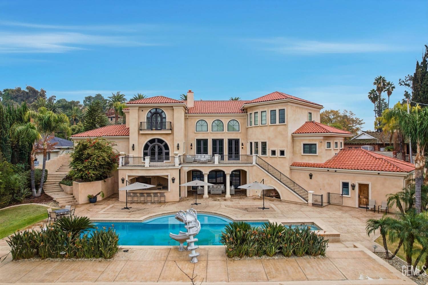 4275 Country Club Drive