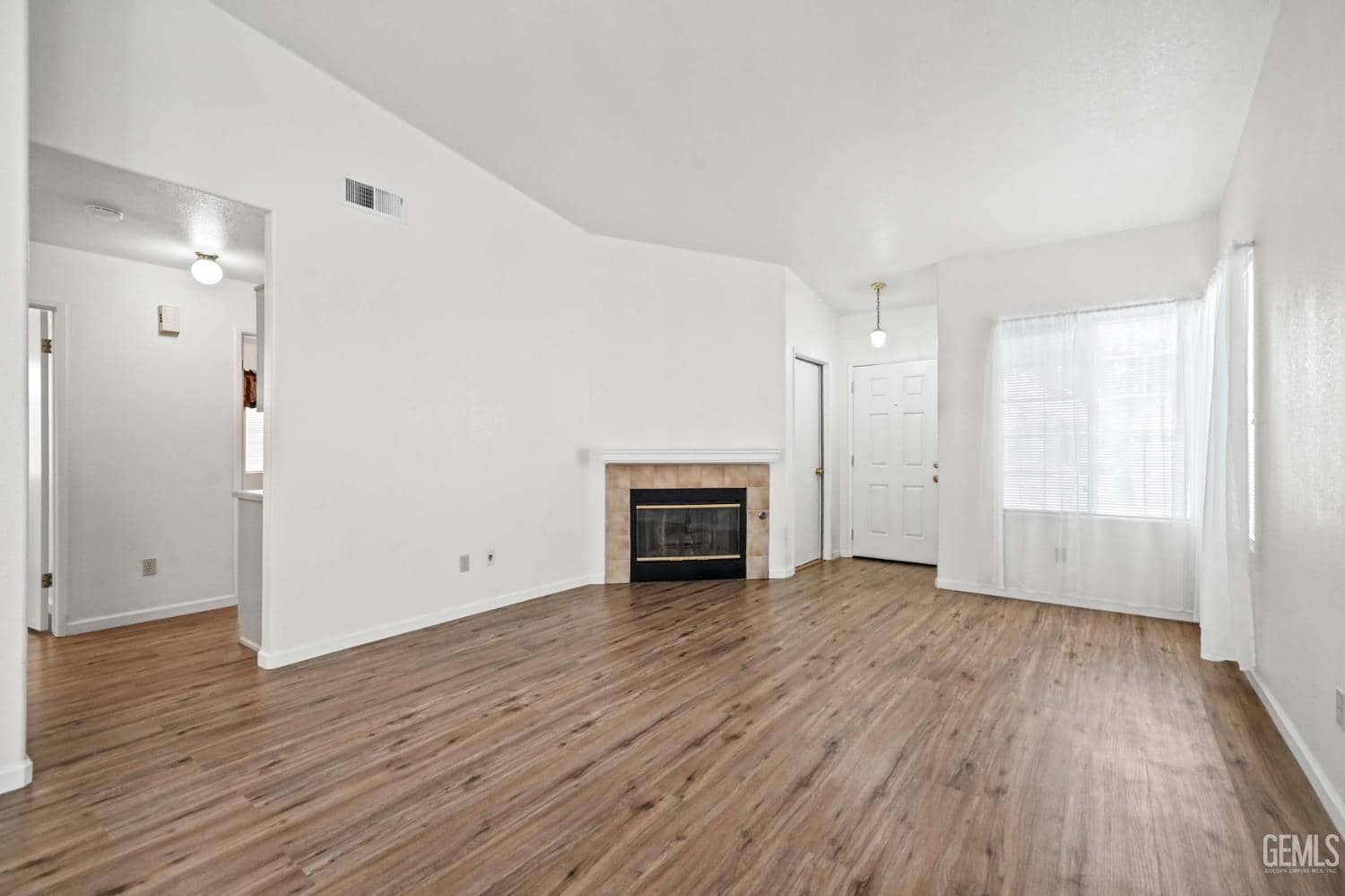 4040 Frost Way — photo 5
