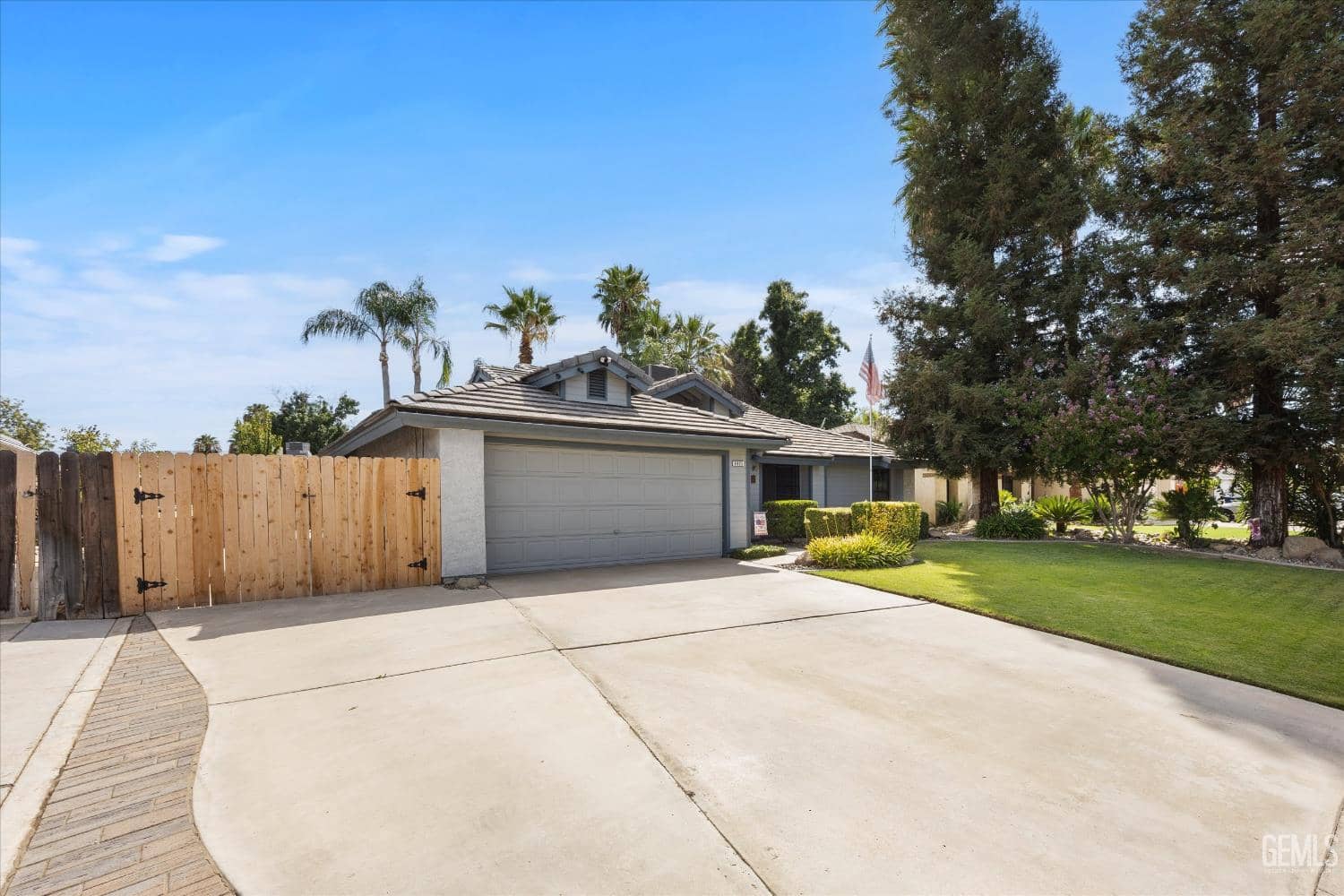 8805 Duncanson Drive — photo 3