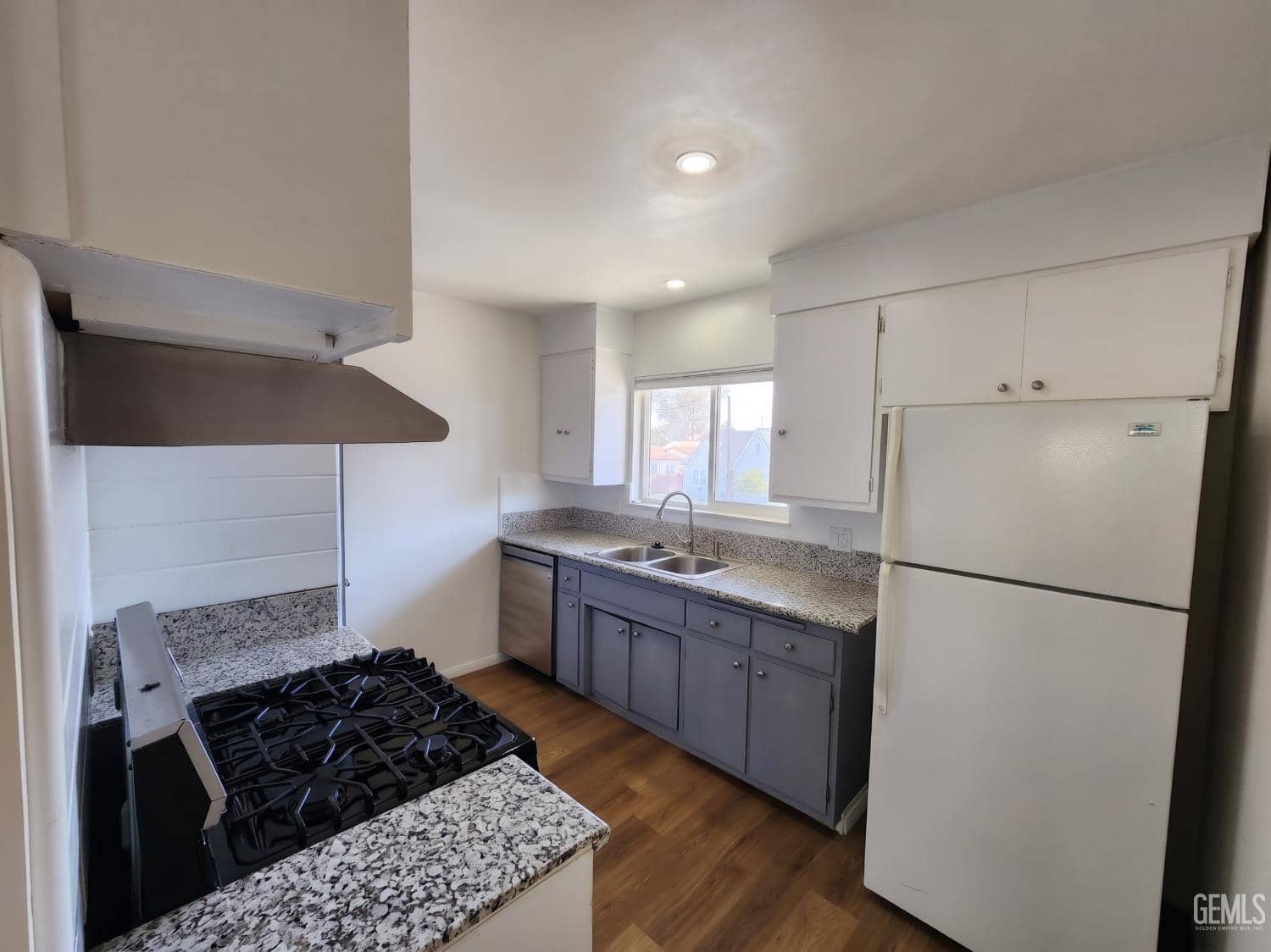 1100 Oleander Avenue — photo 4