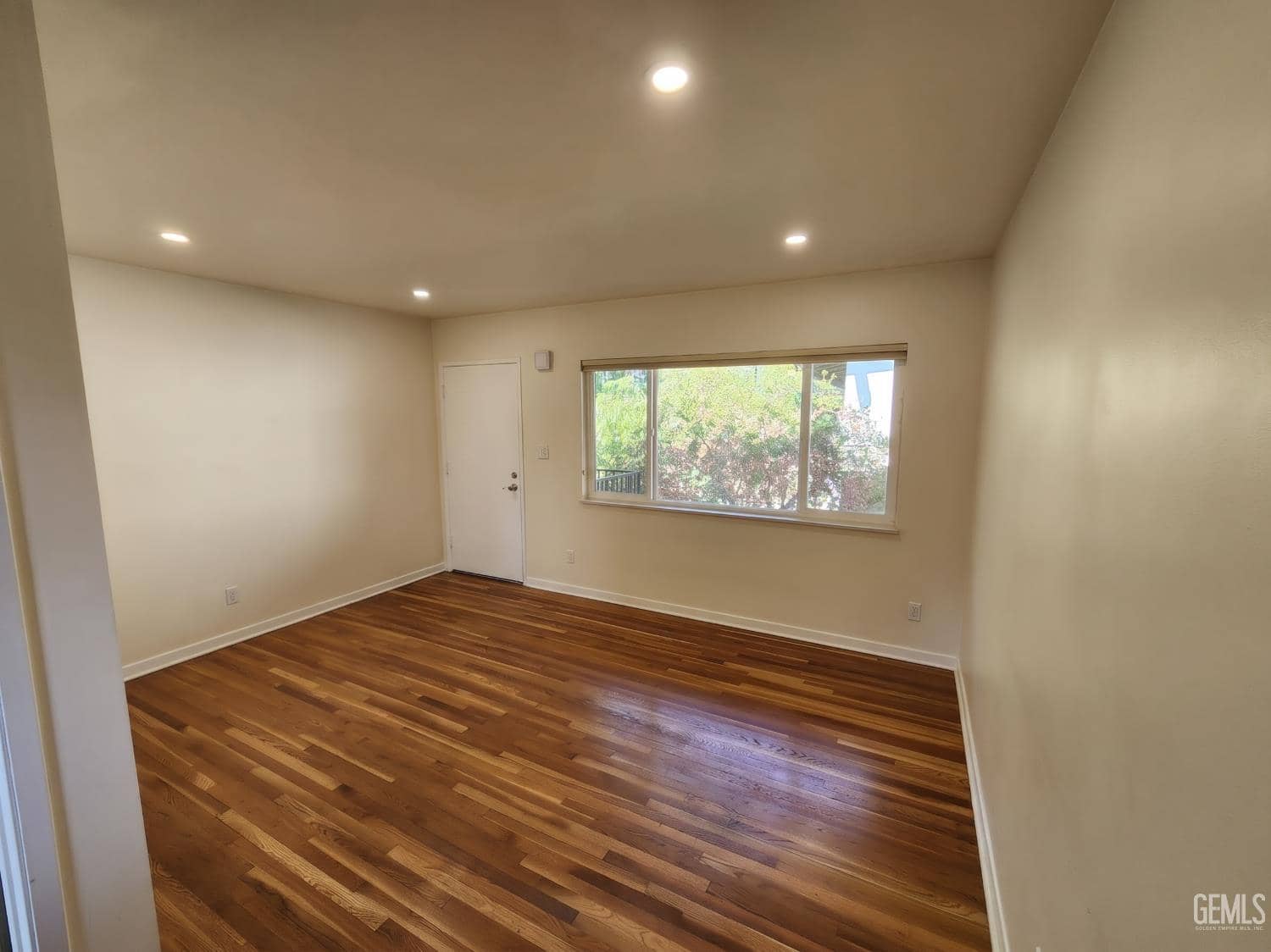 1100 Oleander Avenue — photo 2