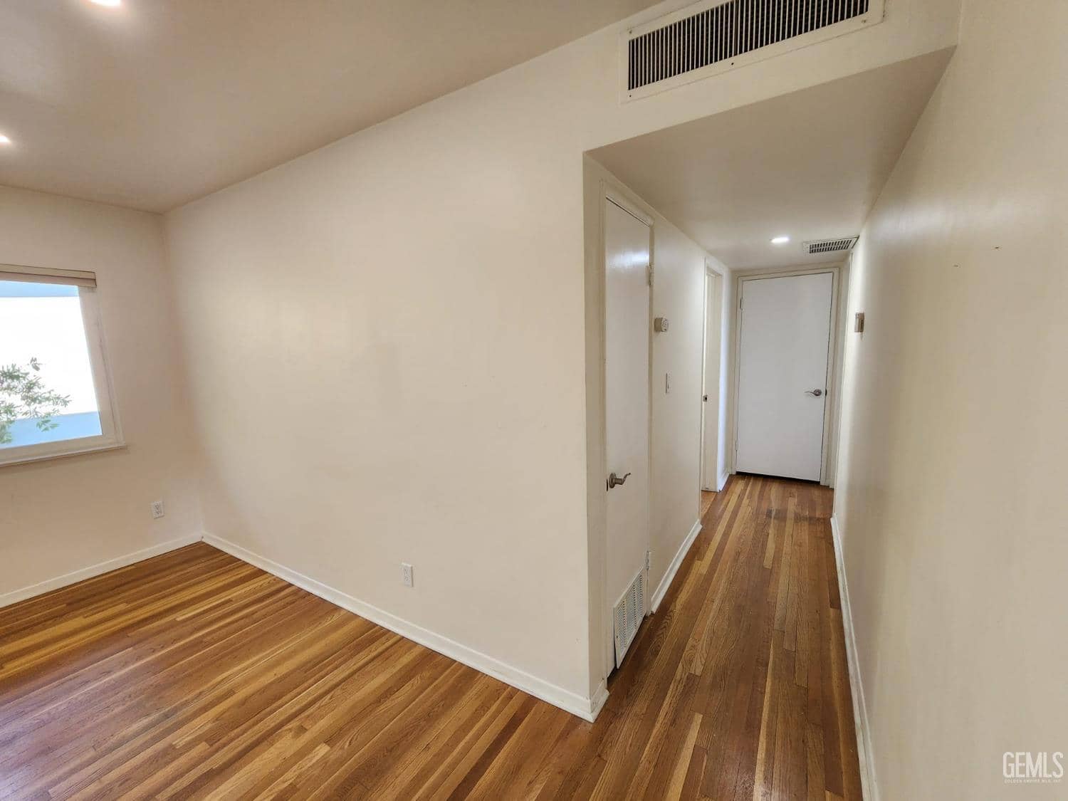1100 Oleander Avenue — photo 3