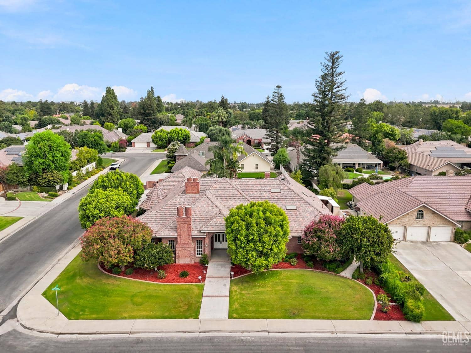 9008 Serrant Court — photo 1