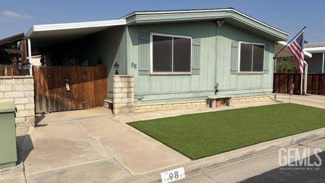 400 E Roberts Lane — photo 2