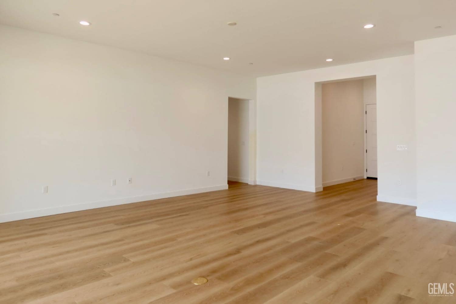 7120 Gladeview Ln — photo 6