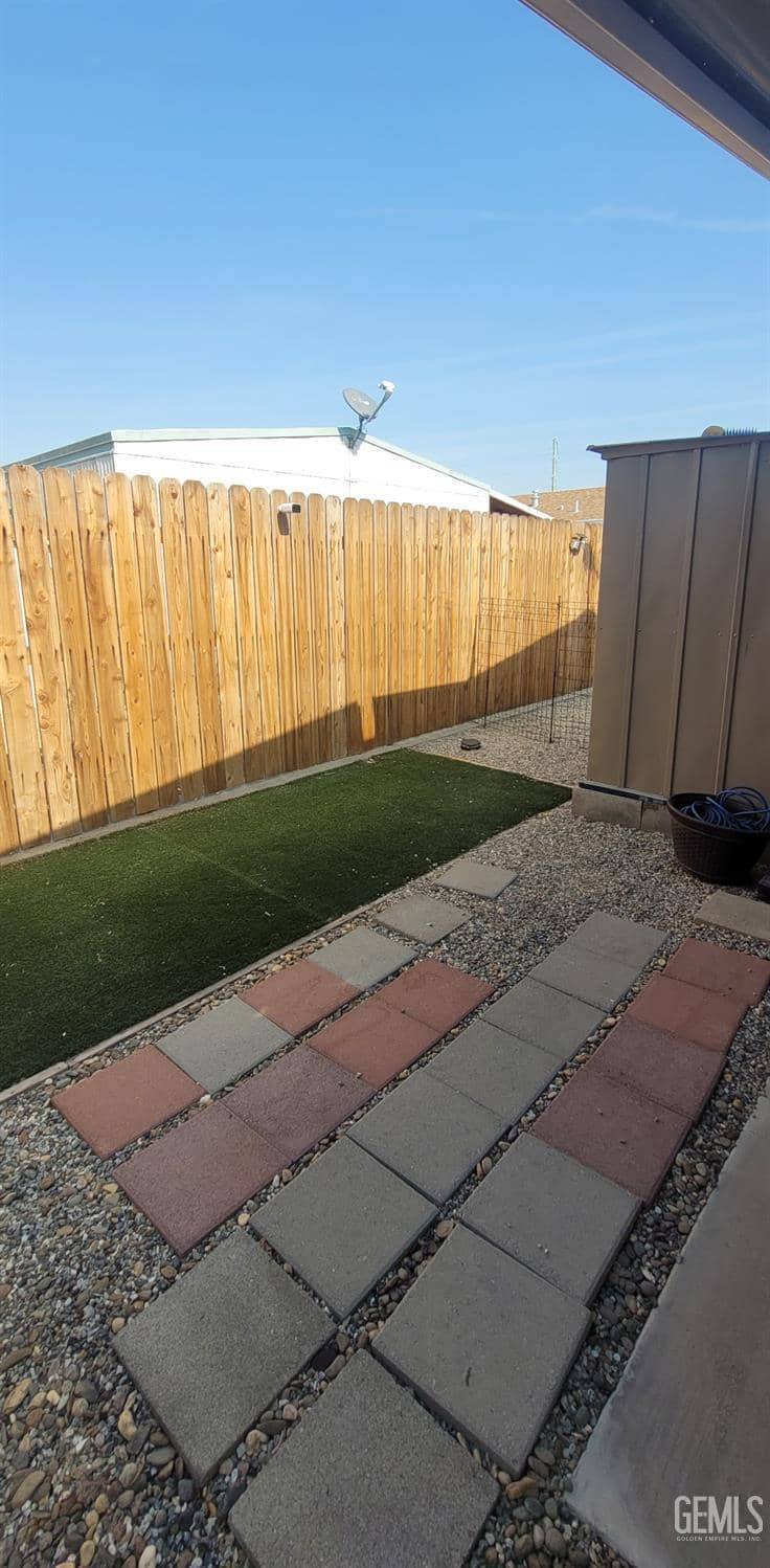 704 42nd Street — photo 3